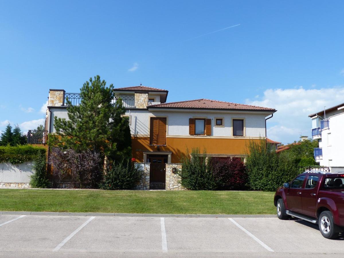 Toscana Lakeside Apartments I - II Family Friend Siofok Luaran gambar